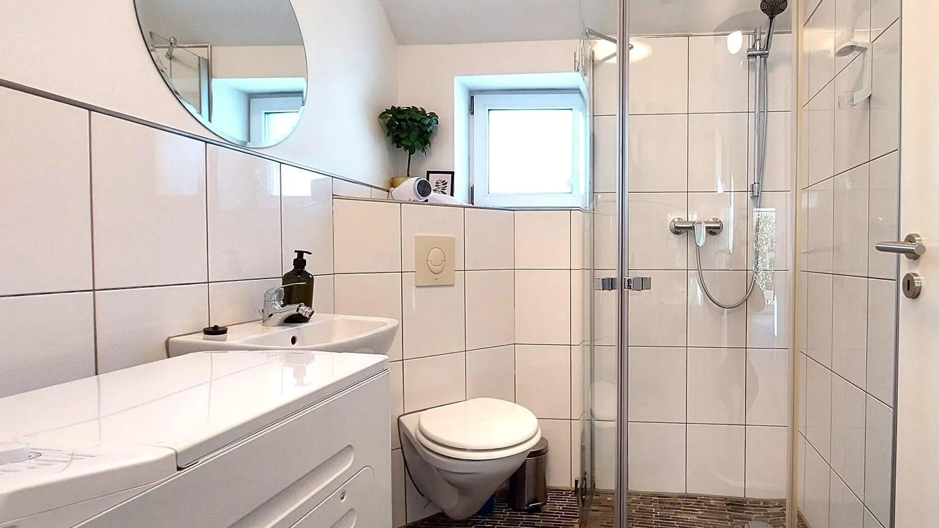 Airport-Messe Apartments Dusseldorf 0*,  Germany